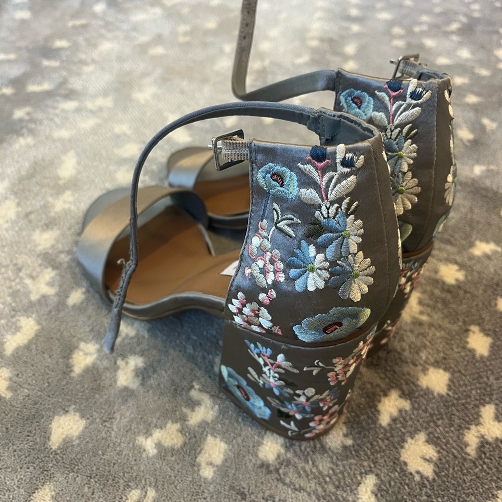 Steve Madden Silver Flower Heels